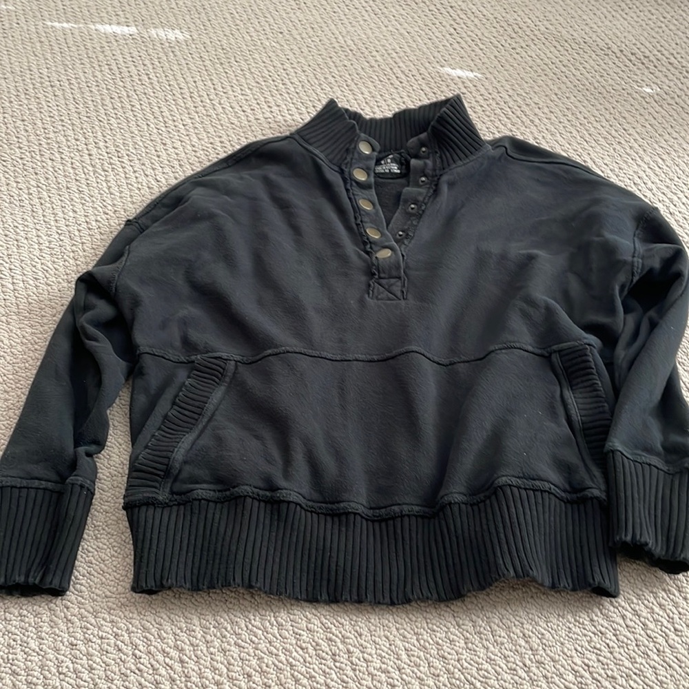 Aerie Sweatshirt - Size Medium.